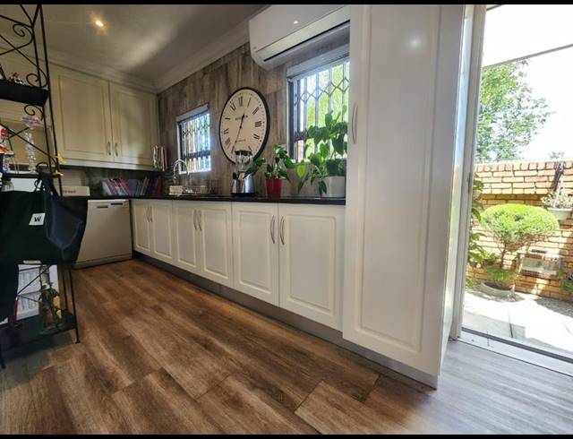 3 BEDROOM SIMPLEX FOR SALE IN NEW REDRUTH